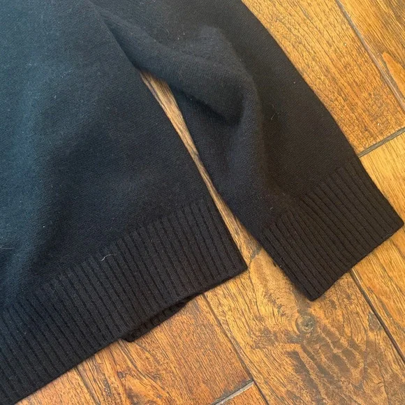 Quince Women's oversized cashmere sweater - Picture 2 of 3